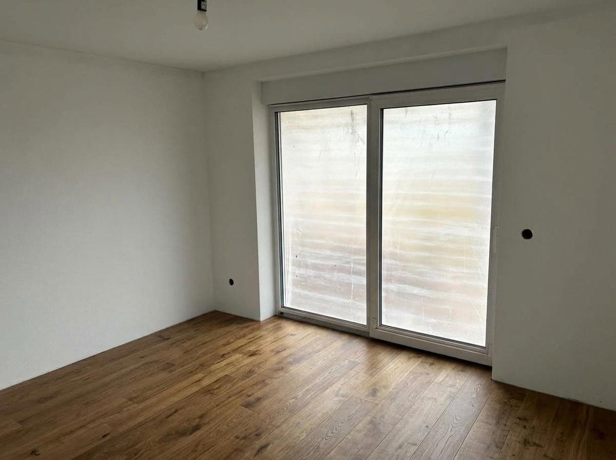 Prenájom bytu 3-izbový 108 m², Oberschwarzach, Bavorsko Prenájom bytu 3-izbový 108 m², Oberschwarzach, Bavorsko