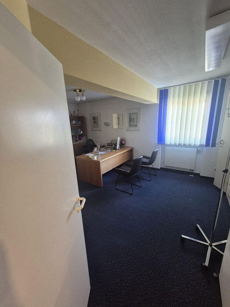 Prenájom kancelárie 160 m², Hauptstraße 5a, Erdweg, Bavorsko Prenájom kancelárie 160 m², Hauptstraße 5a, Erdweg, Bavorsko