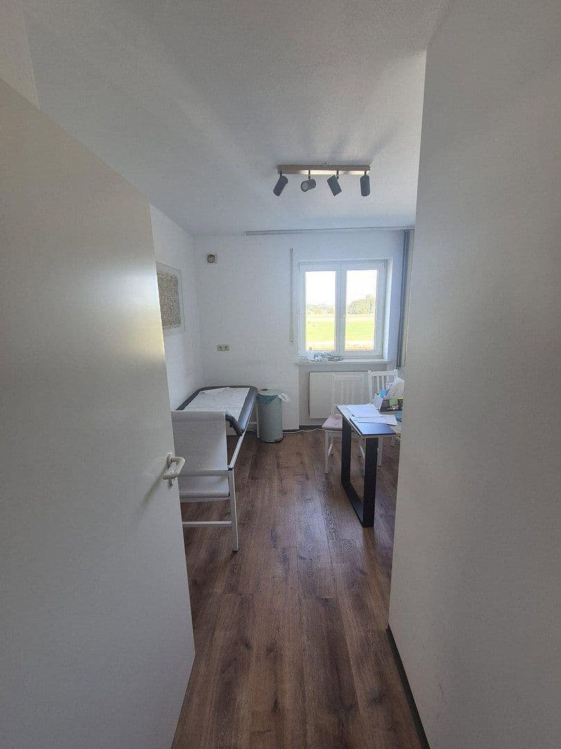 Prenájom kancelárie 160 m², Hauptstraße 5a, Erdweg, Bavorsko Prenájom kancelárie 160 m², Hauptstraße 5a, Erdweg, Bavorsko
