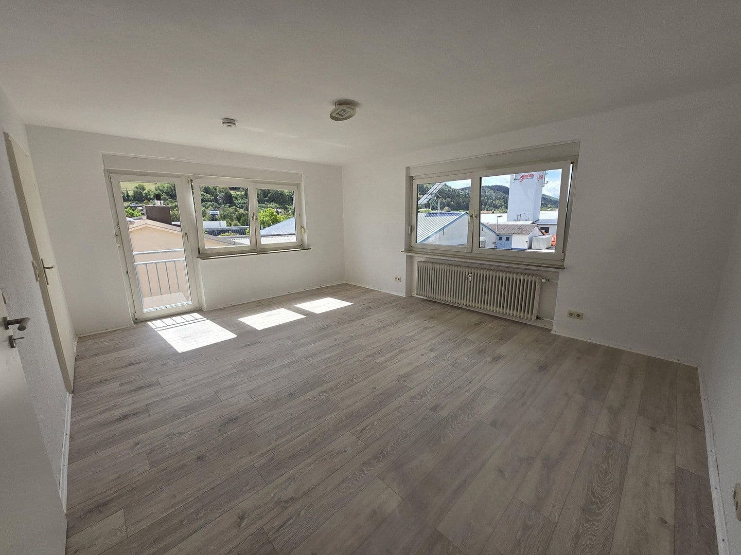 Prenájom bytu 3-izbový 88 m², Kohlmeisenweg 8, Albstadt, Bádensko-Wurttembersko Prenájom bytu 3-izbový 88 m², Kohlmeisenweg 8, Albstadt, Bádensko-Wurttembersko