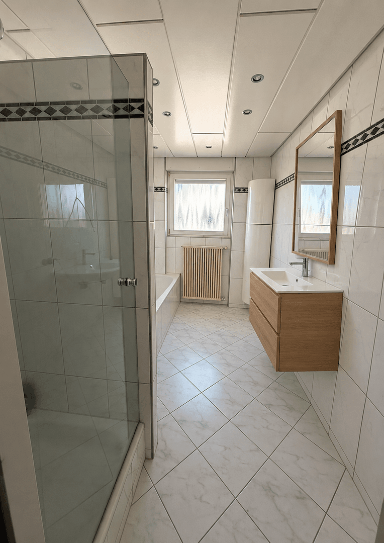 Prenájom bytu 4-izbový 118 m², Baden-Baden, Bádensko-Wurttembersko Prenájom bytu 4-izbový 118 m², Baden-Baden, Bádensko-Wurttembersko