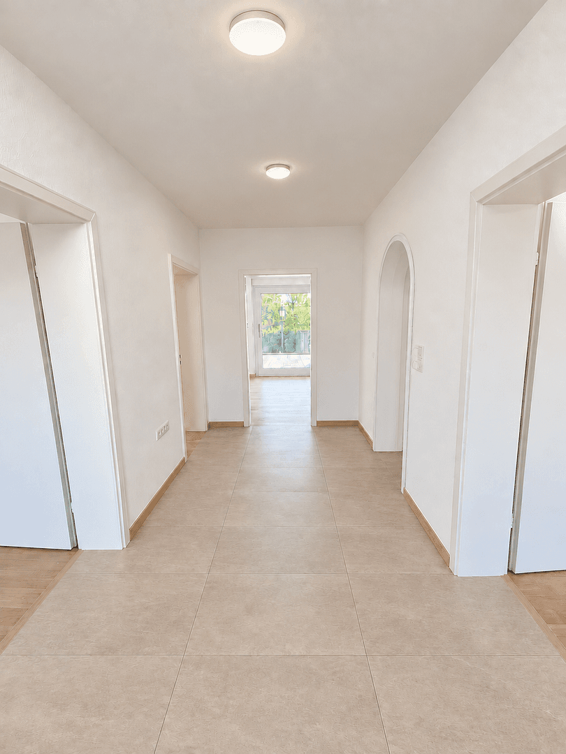 Prenájom bytu 4-izbový 118 m², Baden-Baden, Bádensko-Wurttembersko Prenájom bytu 4-izbový 118 m², Baden-Baden, Bádensko-Wurttembersko