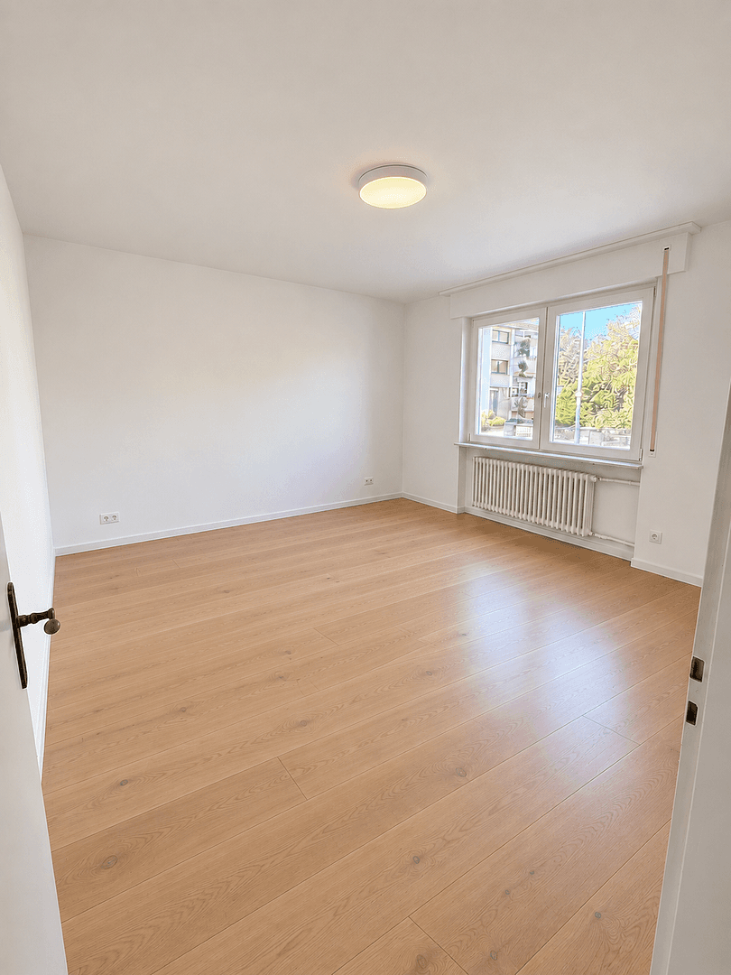 Prenájom bytu 4-izbový 118 m², Baden-Baden, Bádensko-Wurttembersko Prenájom bytu 4-izbový 118 m², Baden-Baden, Bádensko-Wurttembersko