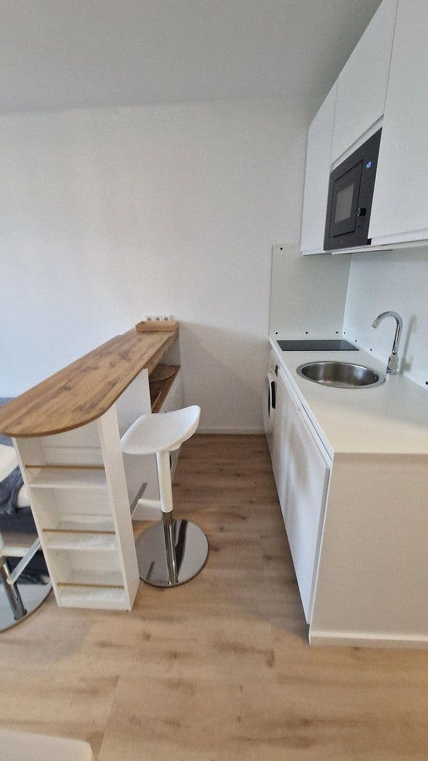 Prenájom bytu 1-izbový 26 m², München, Bavorsko Prenájom bytu 1-izbový 26 m², München, Bavorsko