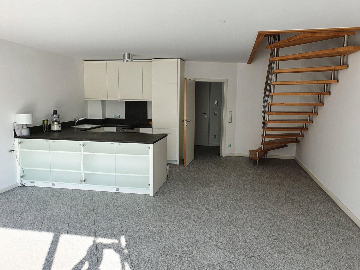Prenájom bytu 4-izbový 102 m², Spitalstr 4, Ingolstadt, Bavorsko Prenájom bytu 4-izbový 102 m², Spitalstr 4, Ingolstadt, Bavorsko