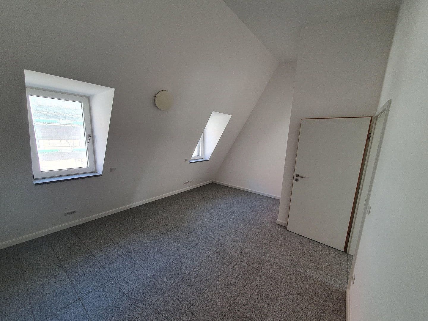 Prenájom bytu 4-izbový 102 m², Spitalstr 4, Ingolstadt, Bavorsko Prenájom bytu 4-izbový 102 m², Spitalstr 4, Ingolstadt, Bavorsko