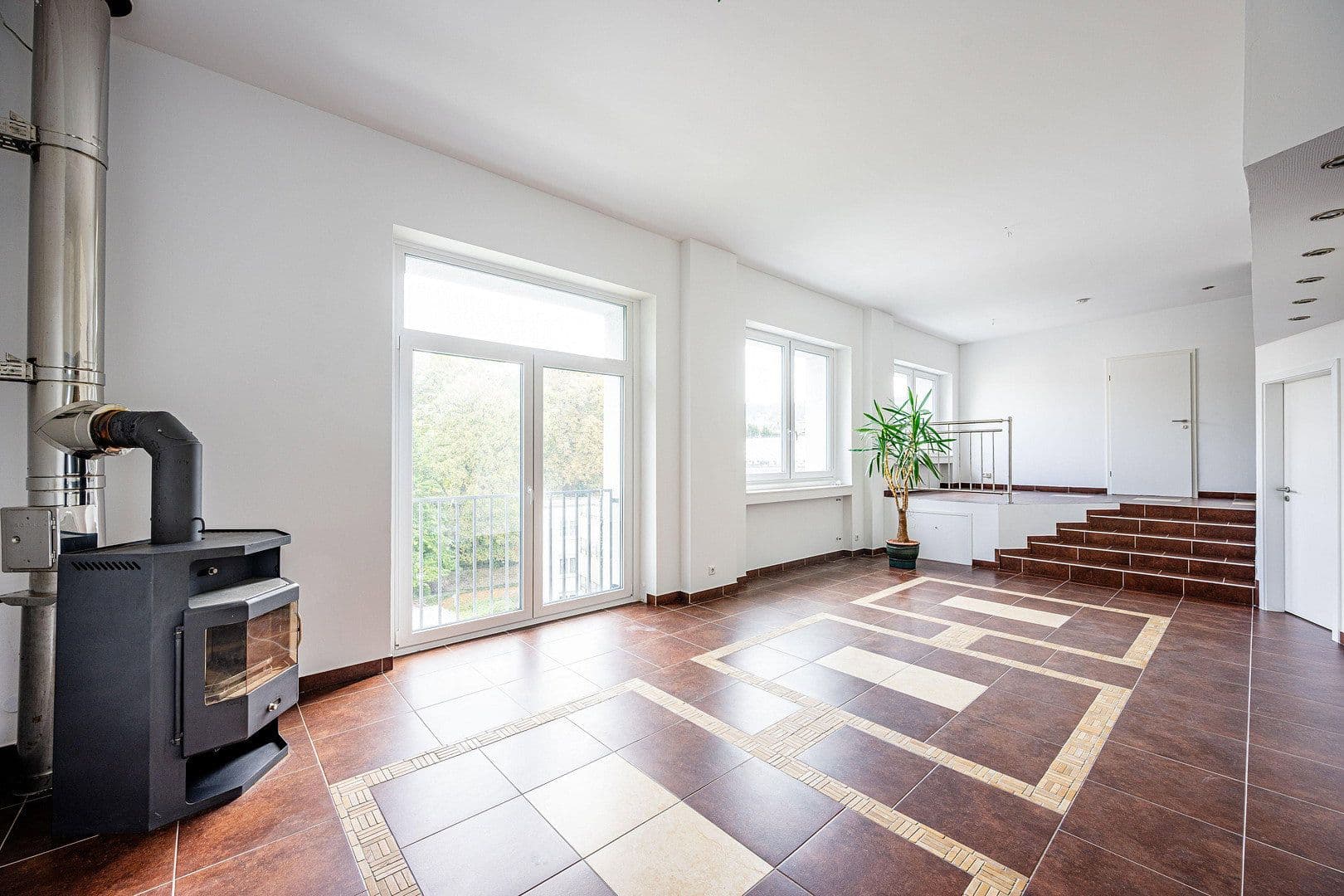 Prenájom bytu 2-izbový 76 m², Mühlenweg 58, Wuppertal, Severné Porýnie - Westfálsko Prenájom bytu 2-izbový 76 m², Mühlenweg 58, Wuppertal, Severné Porýnie - Westfálsko