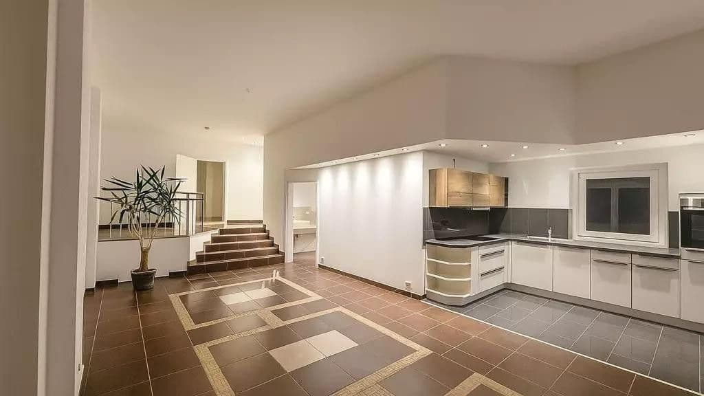 Prenájom bytu 2-izbový 76 m², Mühlenweg 58, Wuppertal, Severné Porýnie - Westfálsko Prenájom bytu 2-izbový 76 m², Mühlenweg 58, Wuppertal, Severné Porýnie - Westfálsko