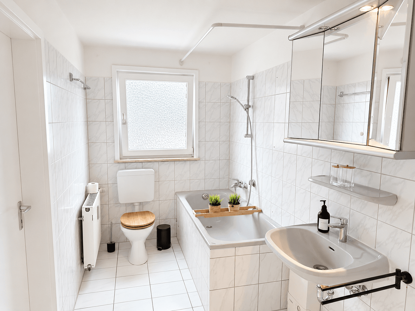 Prenájom bytu 2-izbový 53 m², Vennstr. 114, Düsseldorf, Severné Porýnie - Westfálsko Prenájom bytu 2-izbový 53 m², Vennstr. 114, Düsseldorf, Severné Porýnie - Westfálsko