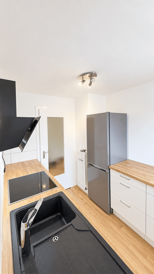 Prenájom bytu 2-izbový 53 m², Vennstr. 114, Düsseldorf, Severné Porýnie - Westfálsko Prenájom bytu 2-izbový 53 m², Vennstr. 114, Düsseldorf, Severné Porýnie - Westfálsko