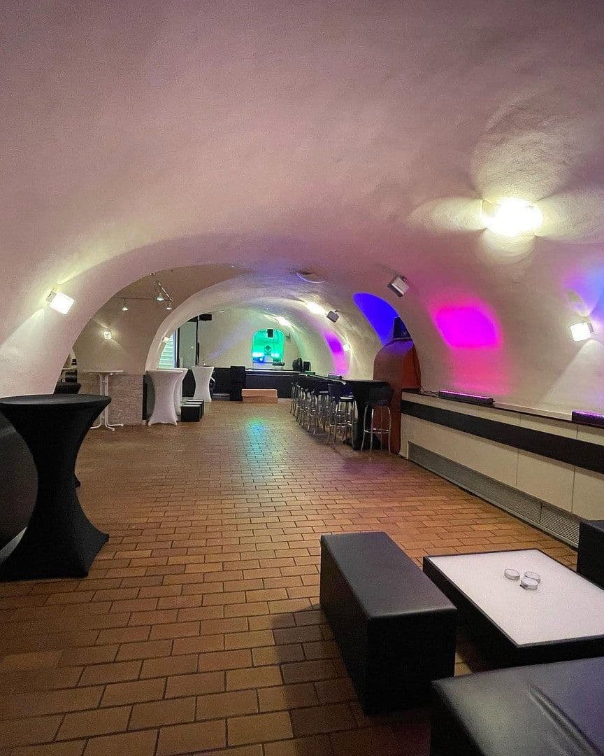 Predaj domu 810 m², pozemok 710 m², Rheingönheimerstraße 98, Ludwigshafen, Porýnie-Falcko Predaj domu 810 m², pozemok 710 m², Rheingönheimerstraße 98, Ludwigshafen, Porýnie-Falcko