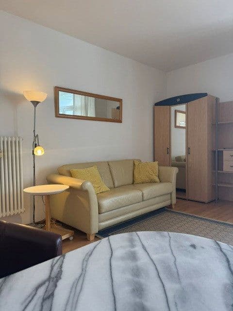 Prenájom bytu 1-izbový 32 m², Berlin, Berlín Prenájom bytu 1-izbový 32 m², Berlin, Berlín
