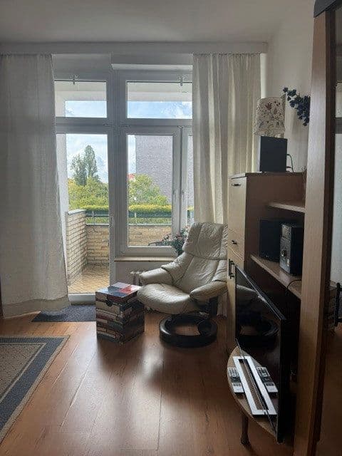 Prenájom bytu 1-izbový 32 m², Berlin, Berlín Prenájom bytu 1-izbový 32 m², Berlin, Berlín