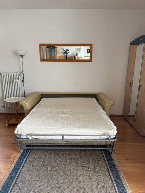 Prenájom bytu 1-izbový 32 m², Berlin, Berlín Prenájom bytu 1-izbový 32 m², Berlin, Berlín