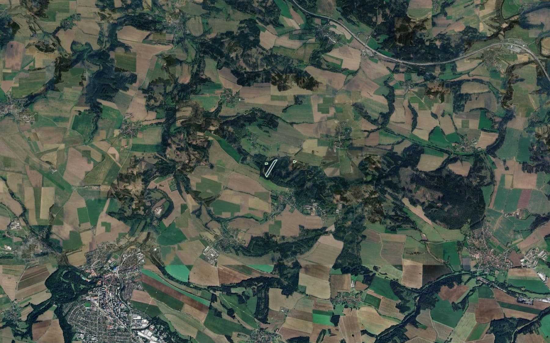 Predaj pozemku 22.679 m², Kladruby, Středočeský kraj Predaj pozemku 22.679 m², Kladruby, Středočeský kraj