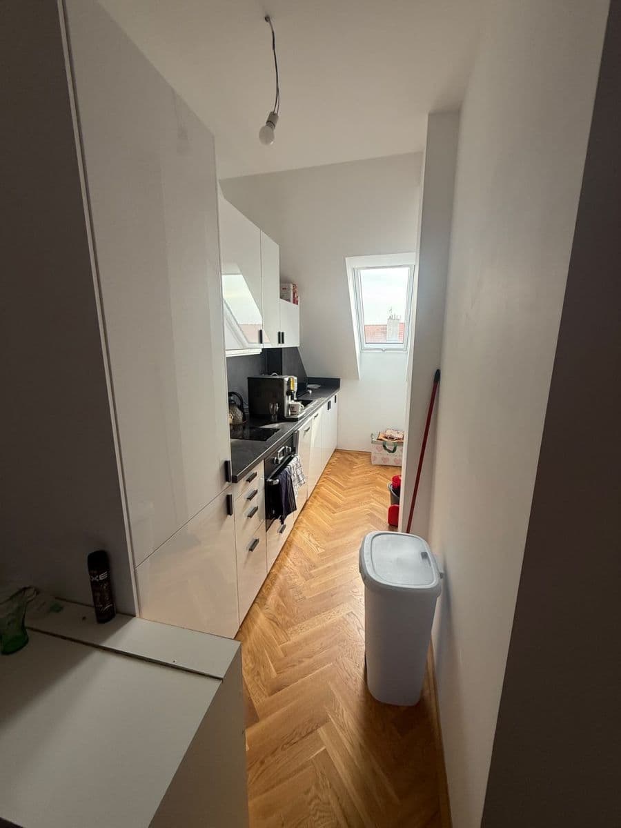 Prenájom bytu 1-izbový 25 m², Ďáblická, Praha, Praha Prenájom bytu 1-izbový 25 m², Ďáblická, Praha, Praha