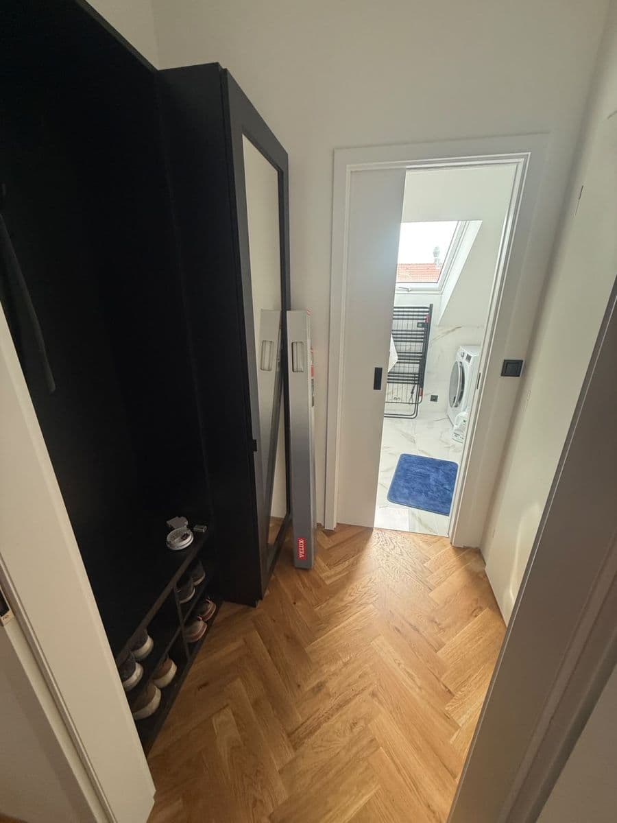 Prenájom bytu 1-izbový 25 m², Ďáblická, Praha, Praha Prenájom bytu 1-izbový 25 m², Ďáblická, Praha, Praha