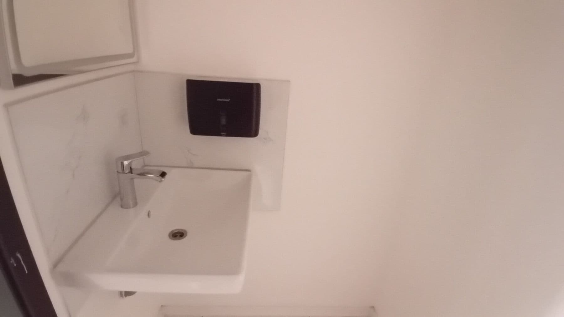Prenájom nebytového priestoru 44 m², Husitská, Praha, Praha Prenájom nebytového priestoru 44 m², Husitská, Praha, Praha