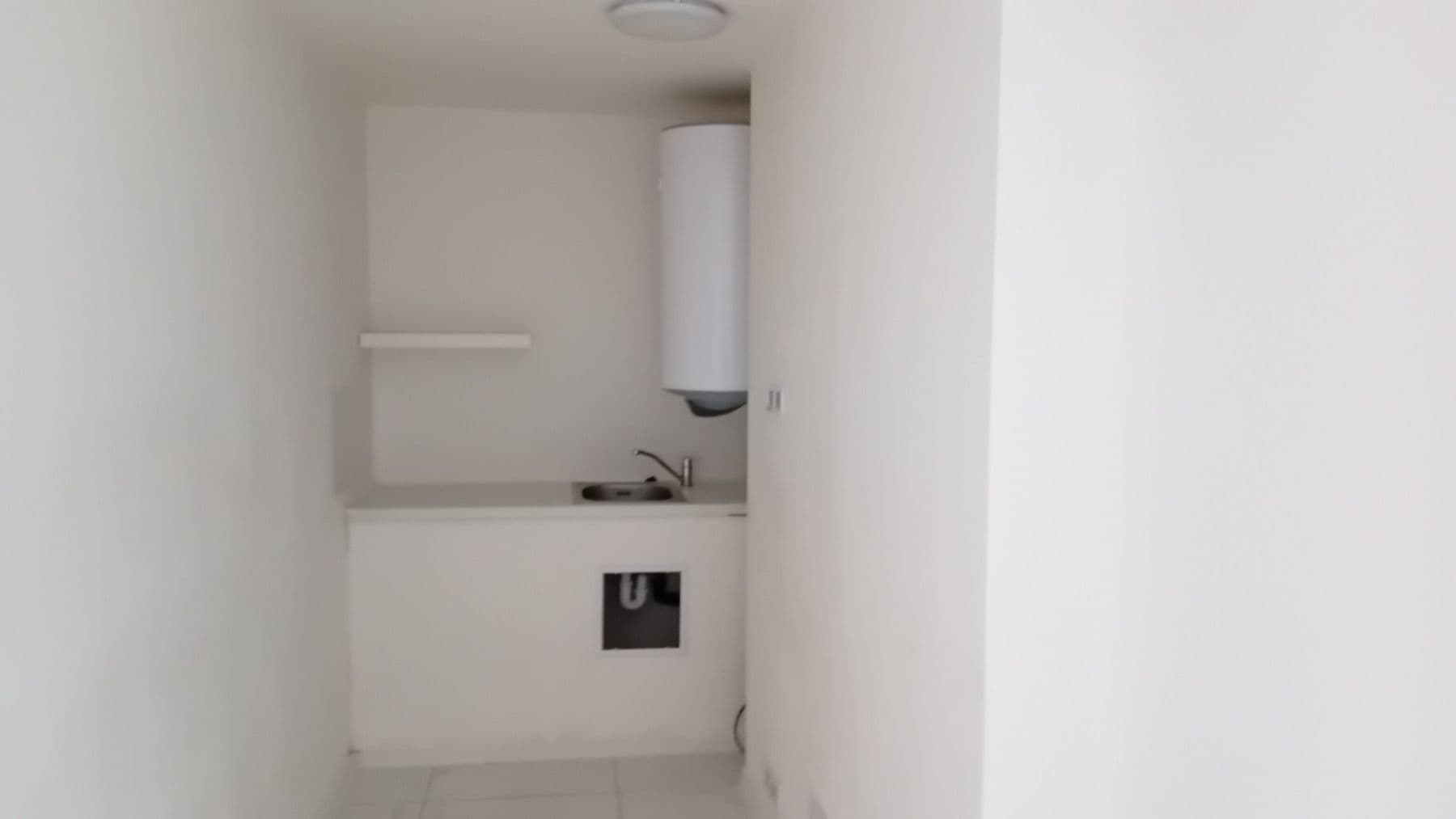 Prenájom nebytového priestoru 44 m², Husitská, Praha, Praha Prenájom nebytového priestoru 44 m², Husitská, Praha, Praha