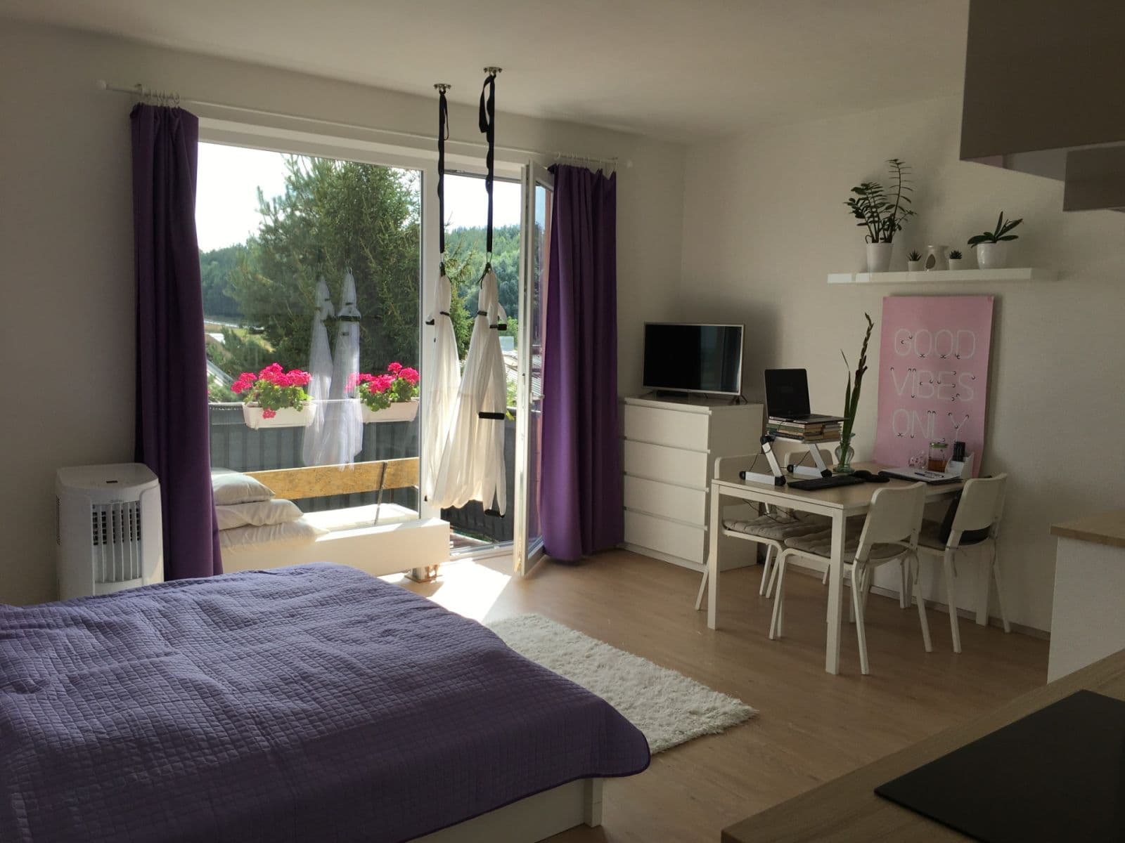 Prenájom bytu 1-izbový 30 m², Ječná, Hostivice, Středočeský kraj Prenájom bytu 1-izbový 30 m², Ječná, Hostivice, Středočeský kraj