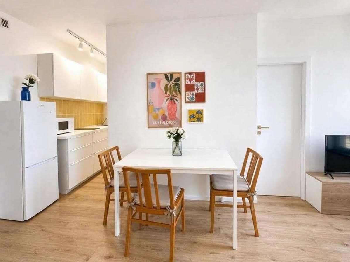 Prenájom bytu 2-izbový 39 m², U Komína, Praha, Praha Prenájom bytu 2-izbový 39 m², U Komína, Praha, Praha