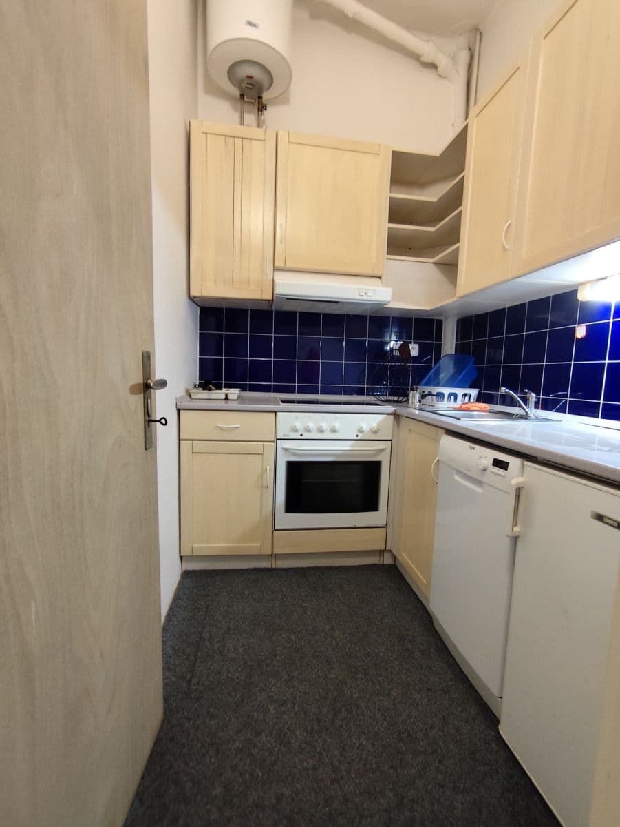 Prenájom bytu 2-izbový 55 m², Tomkova, Hradec Králové, Královéhradecký kraj Prenájom bytu 2-izbový 55 m², Tomkova, Hradec Králové, Královéhradecký kraj
