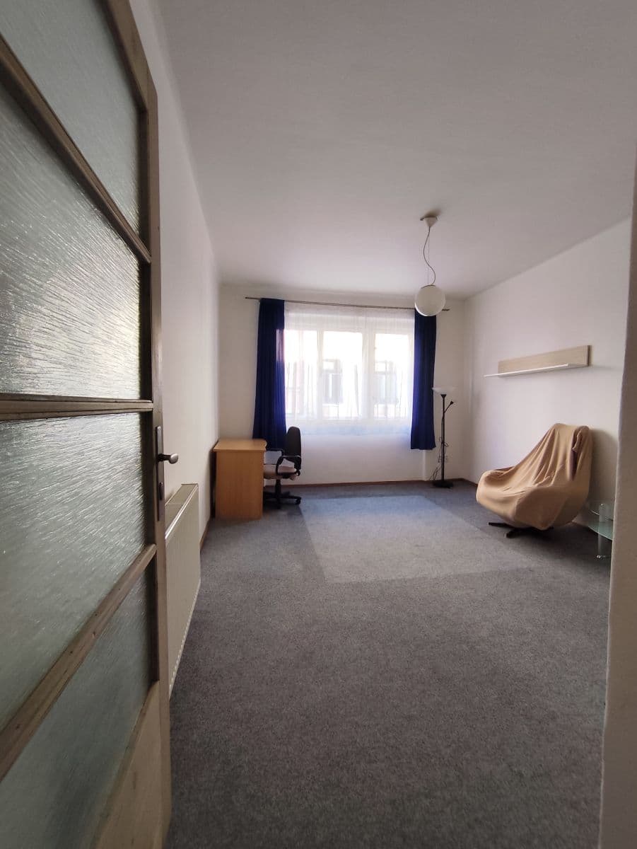 Prenájom bytu 2-izbový 55 m², Tomkova, Hradec Králové, Královéhradecký kraj Prenájom bytu 2-izbový 55 m², Tomkova, Hradec Králové, Královéhradecký kraj