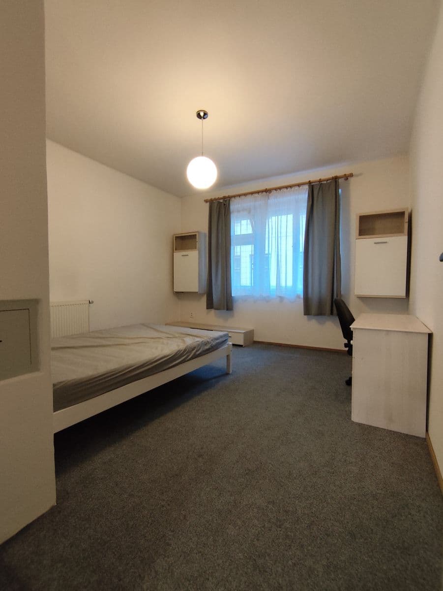 Prenájom bytu 2-izbový 55 m², Tomkova, Hradec Králové, Královéhradecký kraj Prenájom bytu 2-izbový 55 m², Tomkova, Hradec Králové, Královéhradecký kraj