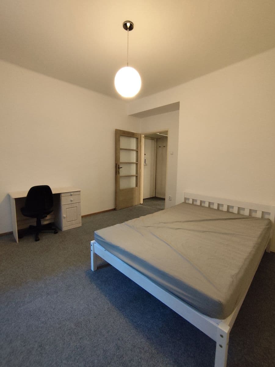 Prenájom bytu 2-izbový 55 m², Tomkova, Hradec Králové, Královéhradecký kraj Prenájom bytu 2-izbový 55 m², Tomkova, Hradec Králové, Královéhradecký kraj