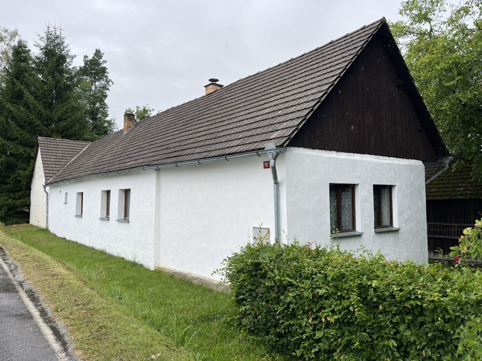 Predaj rekreačného objektu 97 m², pozemok 2.851 m², Hrachoviště, Jihočeský kraj Predaj rekreačného objektu 97 m², pozemok 2.851 m², Hrachoviště, Jihočeský kraj