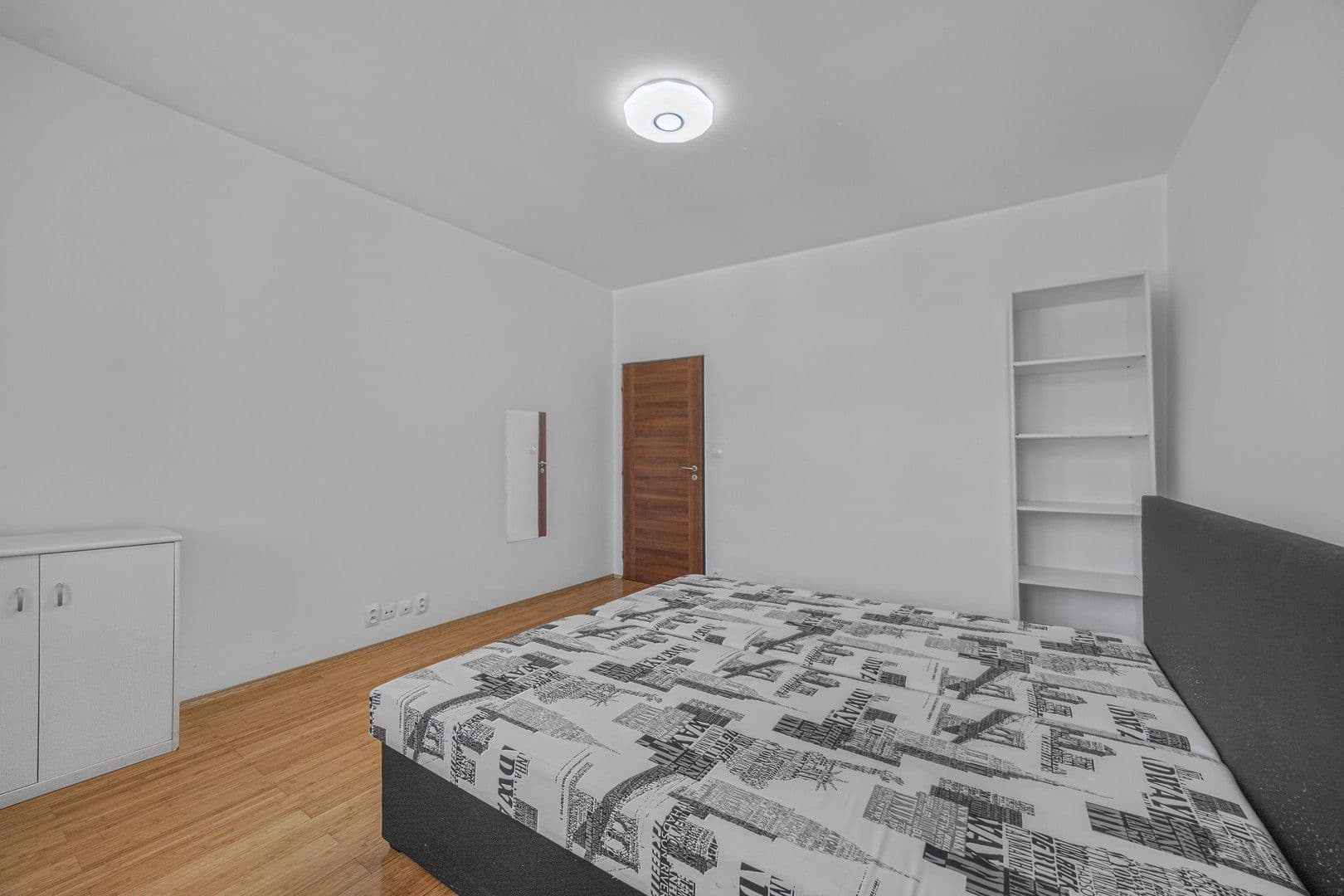 Prenájom bytu 2-izbový 48 m², Žerotínova, Praha, Praha Prenájom bytu 2-izbový 48 m², Žerotínova, Praha, Praha