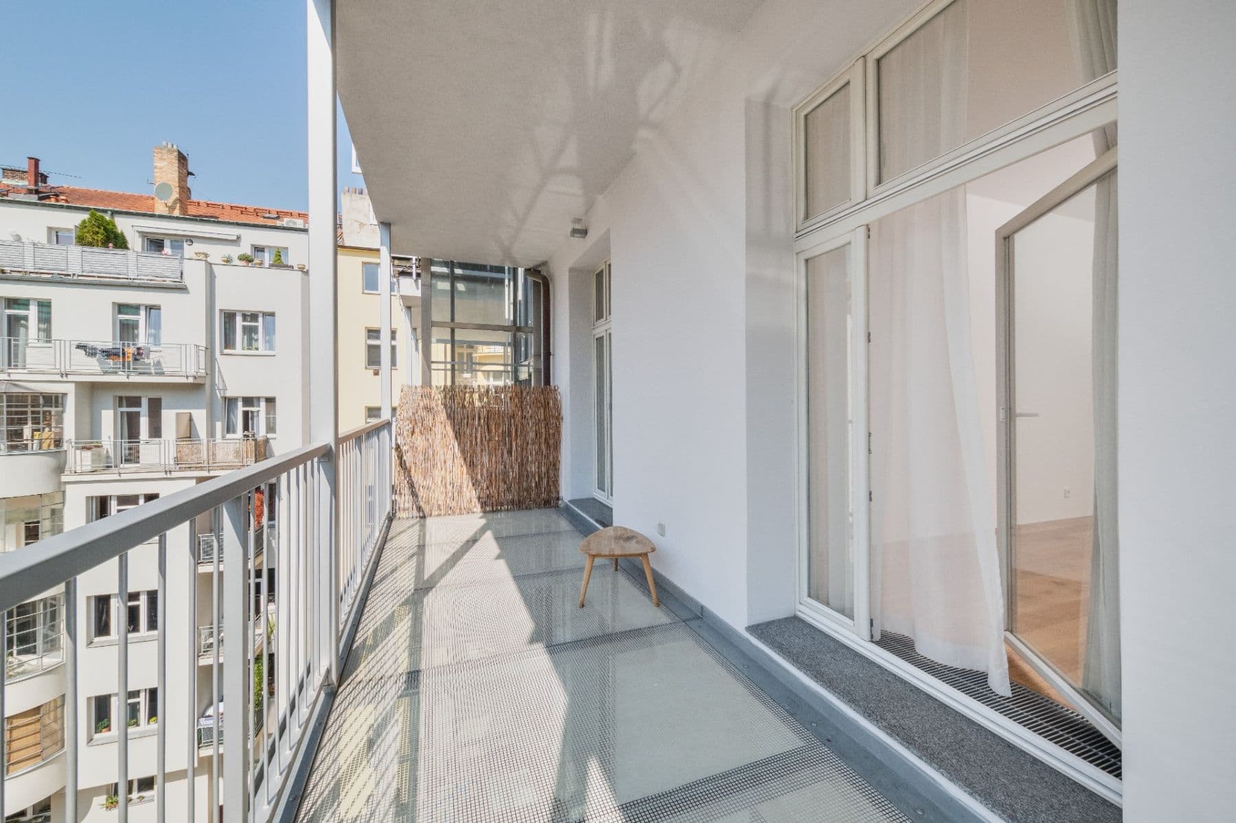 Prenájom bytu 5-izbový 184 m², Laubova, Praha, Praha Prenájom bytu 5-izbový 184 m², Laubova, Praha, Praha