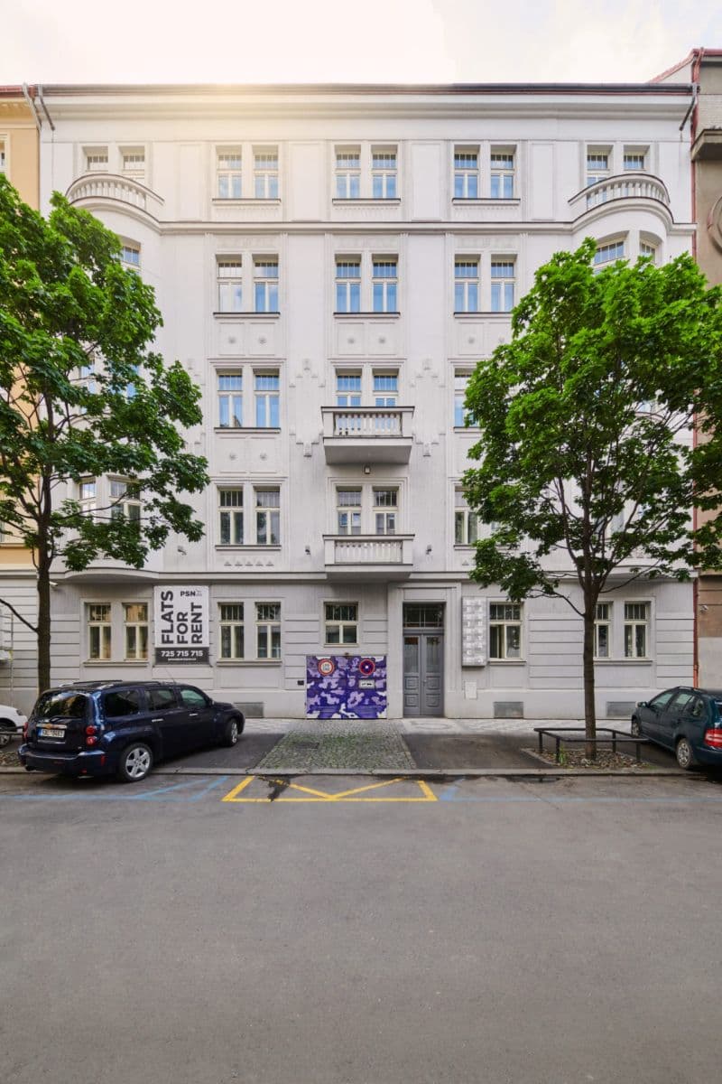 Prenájom bytu 5-izbový 184 m², Laubova, Praha, Praha Prenájom bytu 5-izbový 184 m², Laubova, Praha, Praha