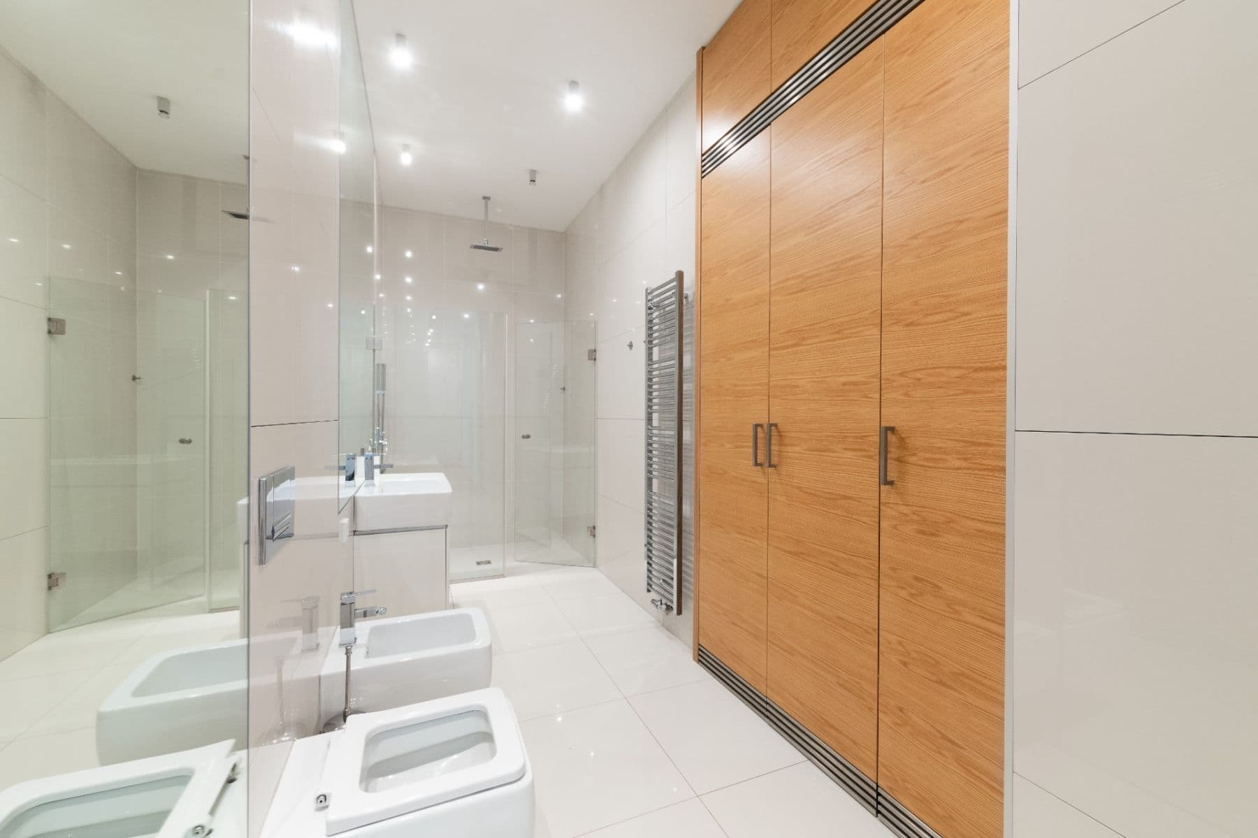 Prenájom bytu 5-izbový 184 m², Laubova, Praha, Praha Prenájom bytu 5-izbový 184 m², Laubova, Praha, Praha