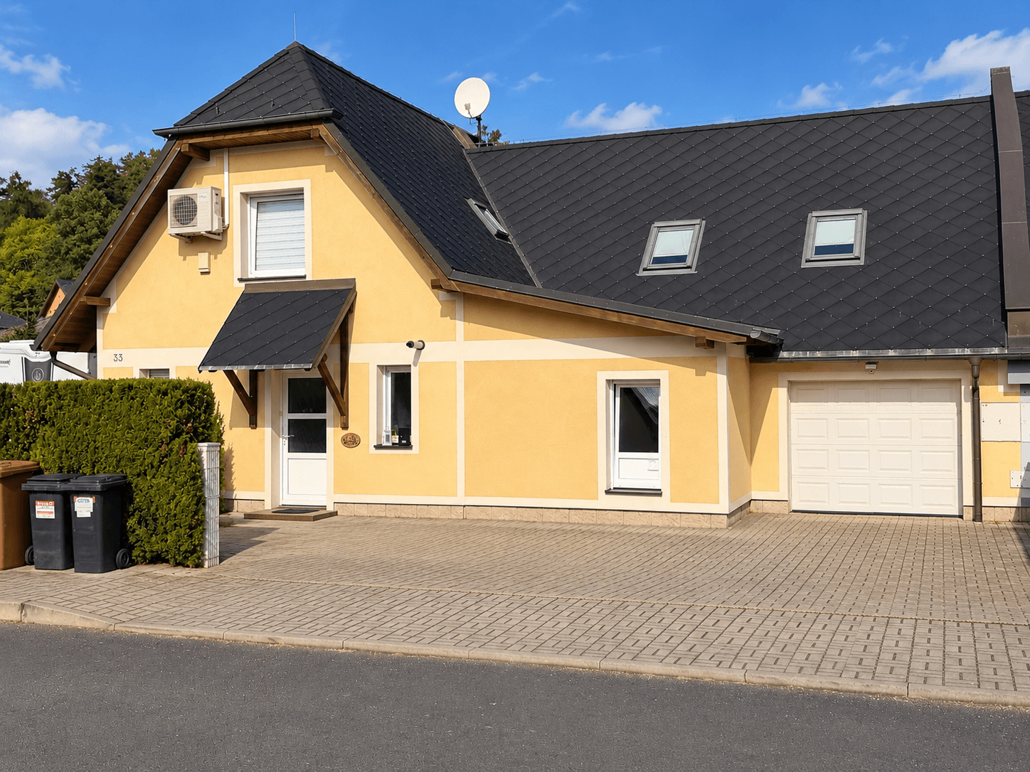 Predaj domu 200 m², pozemok 500 m², Komorní Dvůr, Cheb, Karlovarský kraj Predaj domu 200 m², pozemok 500 m², Komorní Dvůr, Cheb, Karlovarský kraj