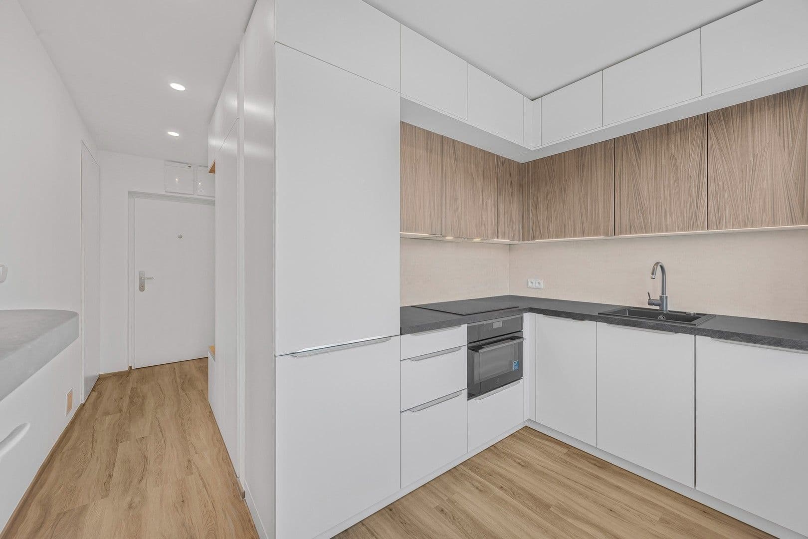 Prenájom bytu 1-izbový 32 m², Drahobejlova, Praha, Praha Prenájom bytu 1-izbový 32 m², Drahobejlova, Praha, Praha