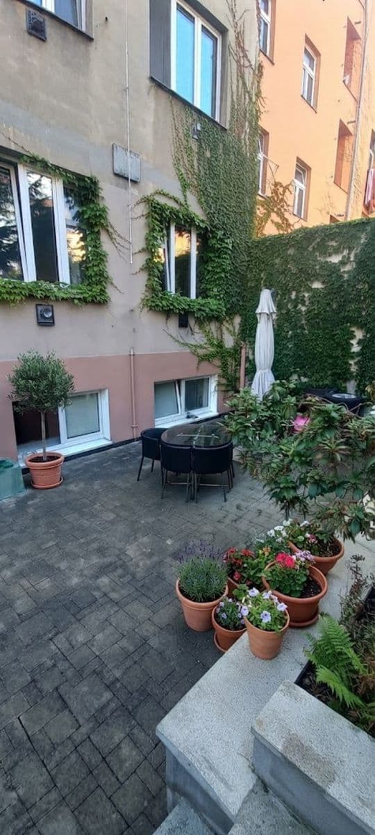 Prenájom bytu 2-izbový 71 m², Novovysočanská, Praha, Praha Prenájom bytu 2-izbový 71 m², Novovysočanská, Praha, Praha