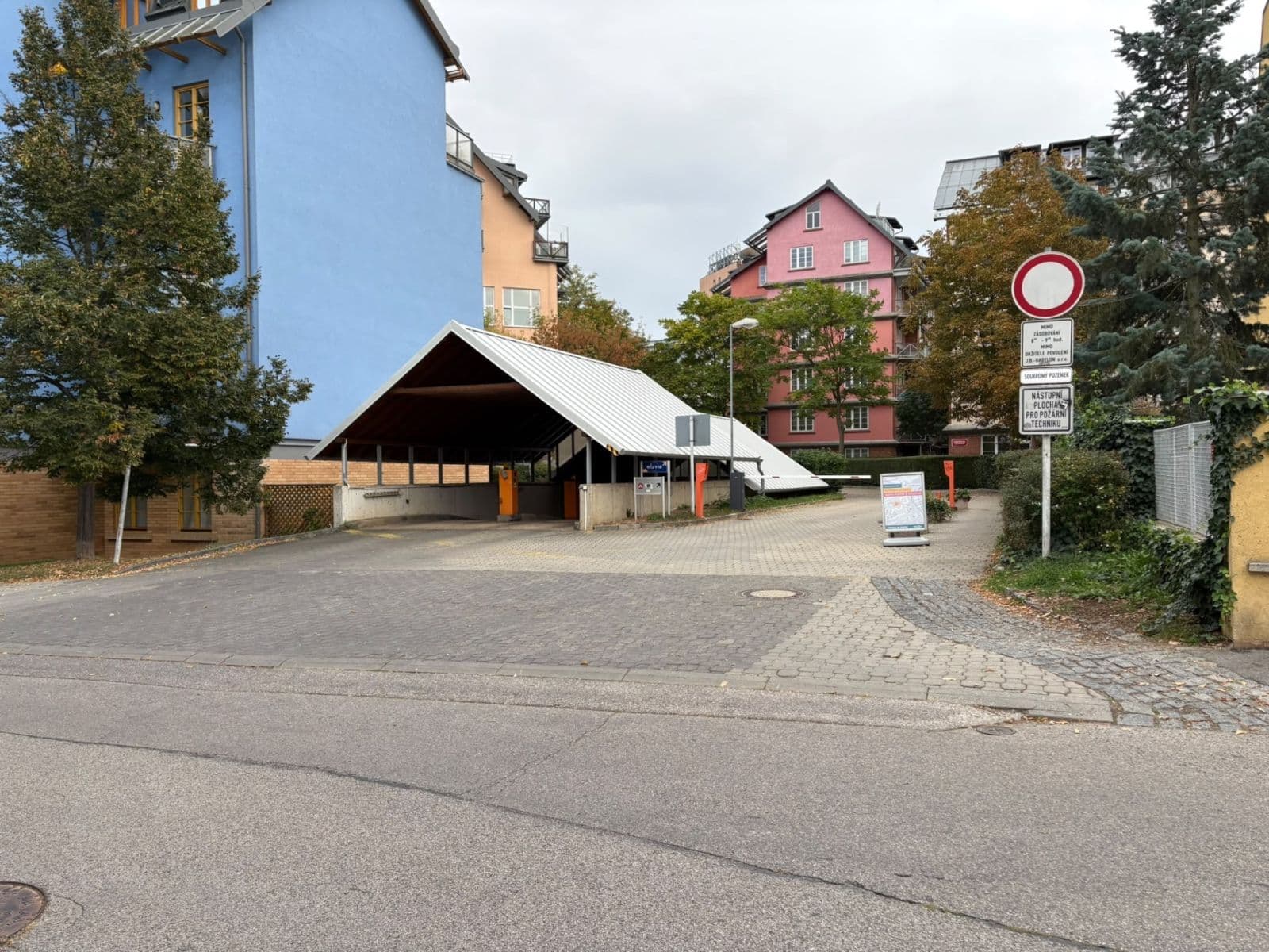 Prenájom garáže 14 m², Pláničkova, Praha, Praha Prenájom garáže 14 m², Pláničkova, Praha, Praha