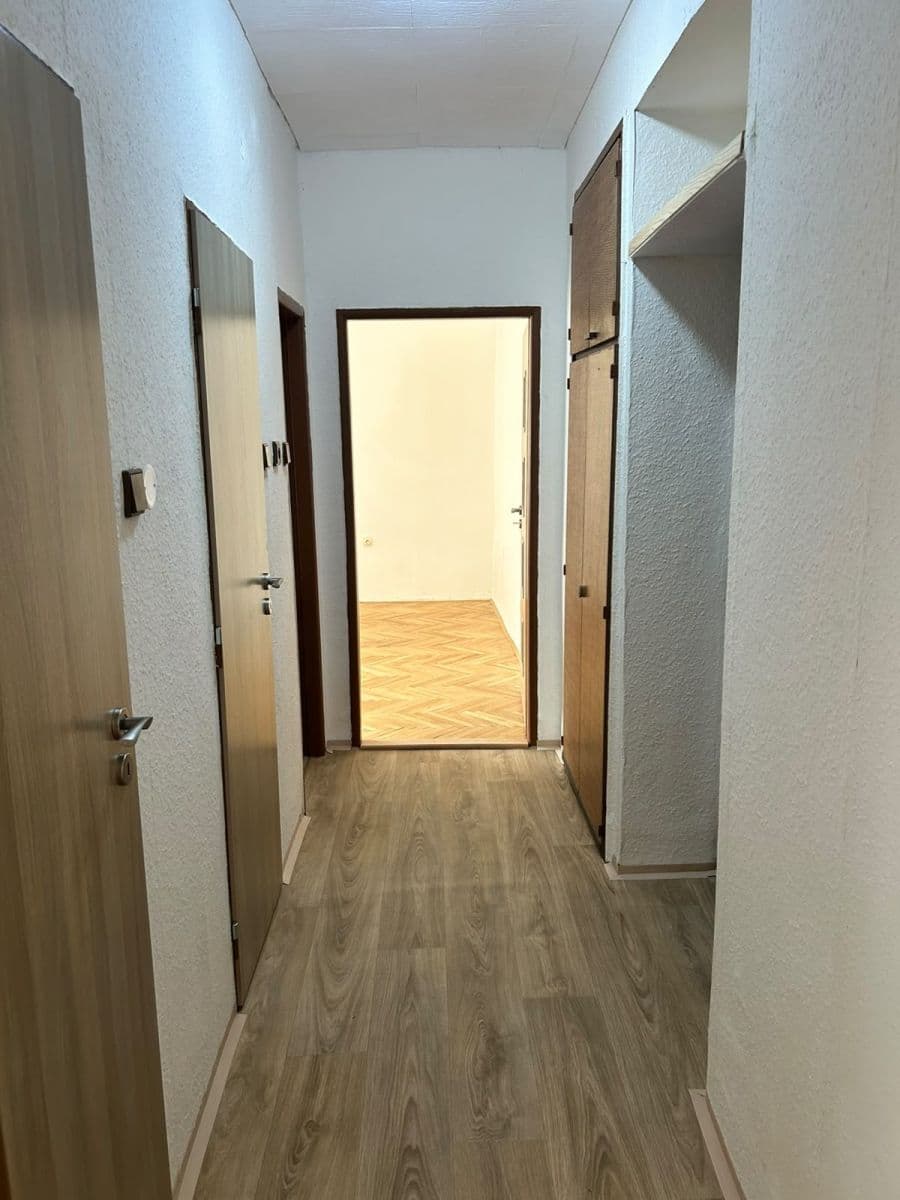 Prenájom bytu 2-izbový 52 m², Malovická, Praha, Praha Prenájom bytu 2-izbový 52 m², Malovická, Praha, Praha