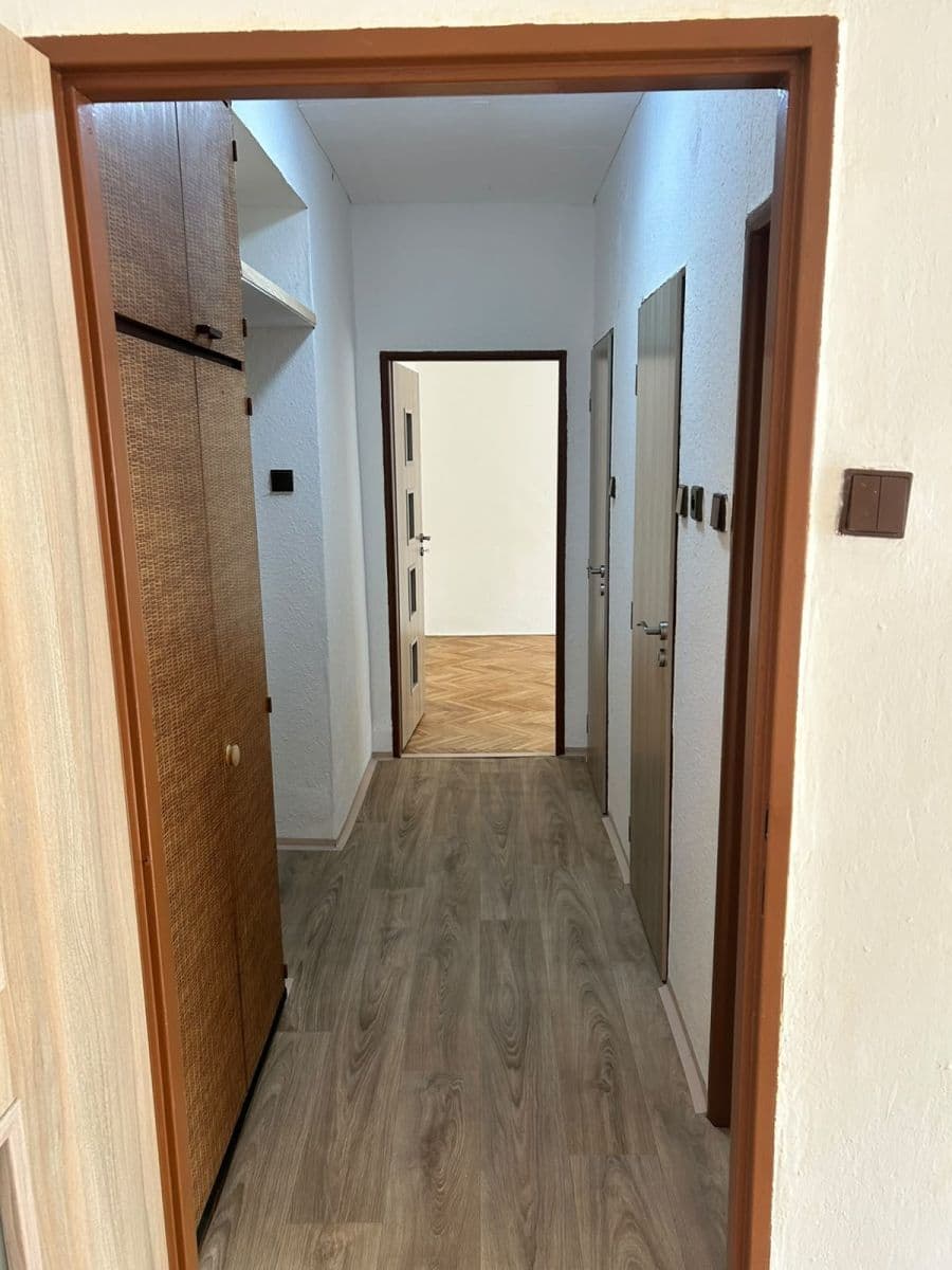 Prenájom bytu 2-izbový 52 m², Malovická, Praha, Praha Prenájom bytu 2-izbový 52 m², Malovická, Praha, Praha