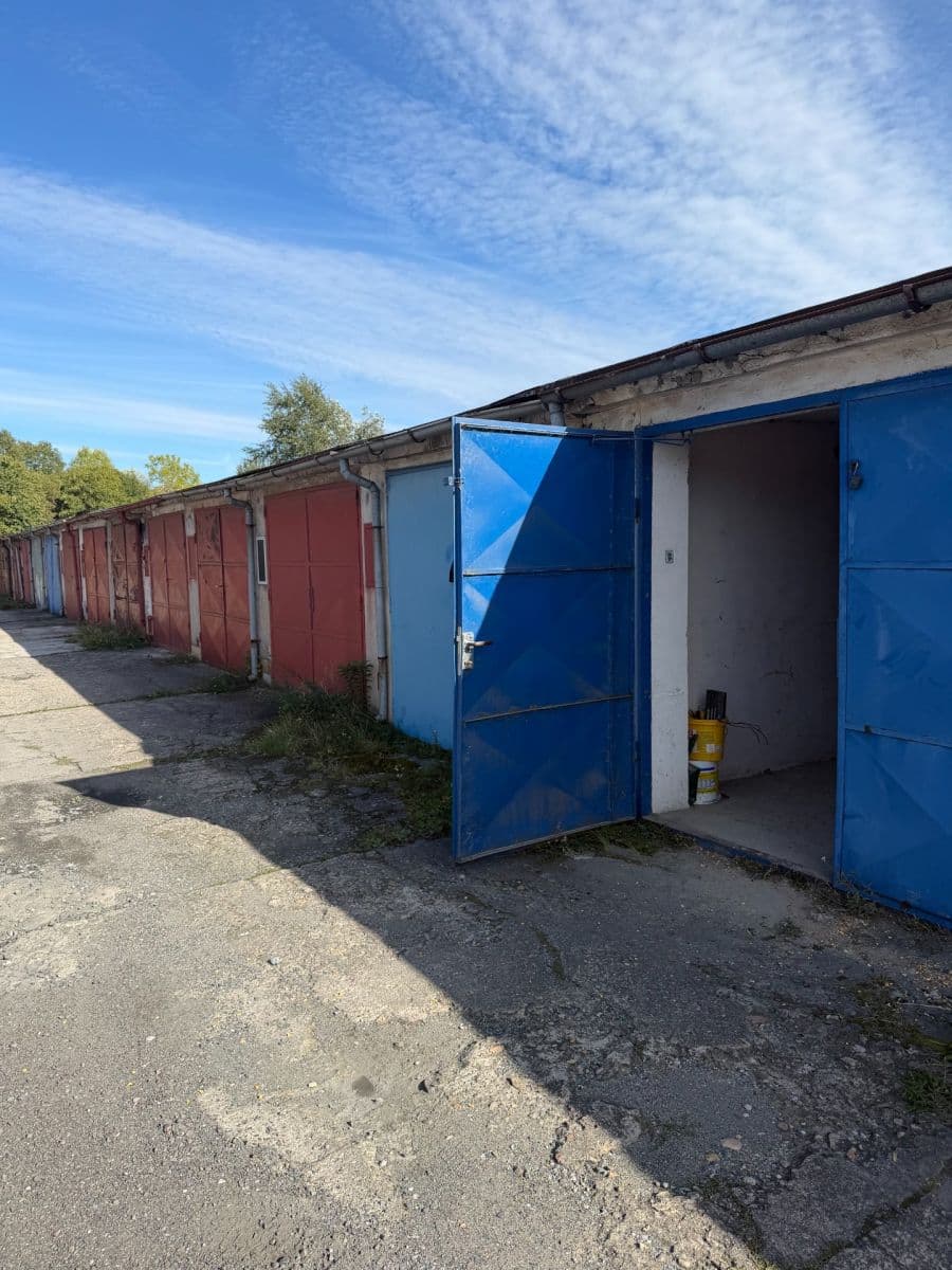 Prenájom garáže 18 m², Prachovice, Pardubický kraj Prenájom garáže 18 m², Prachovice, Pardubický kraj