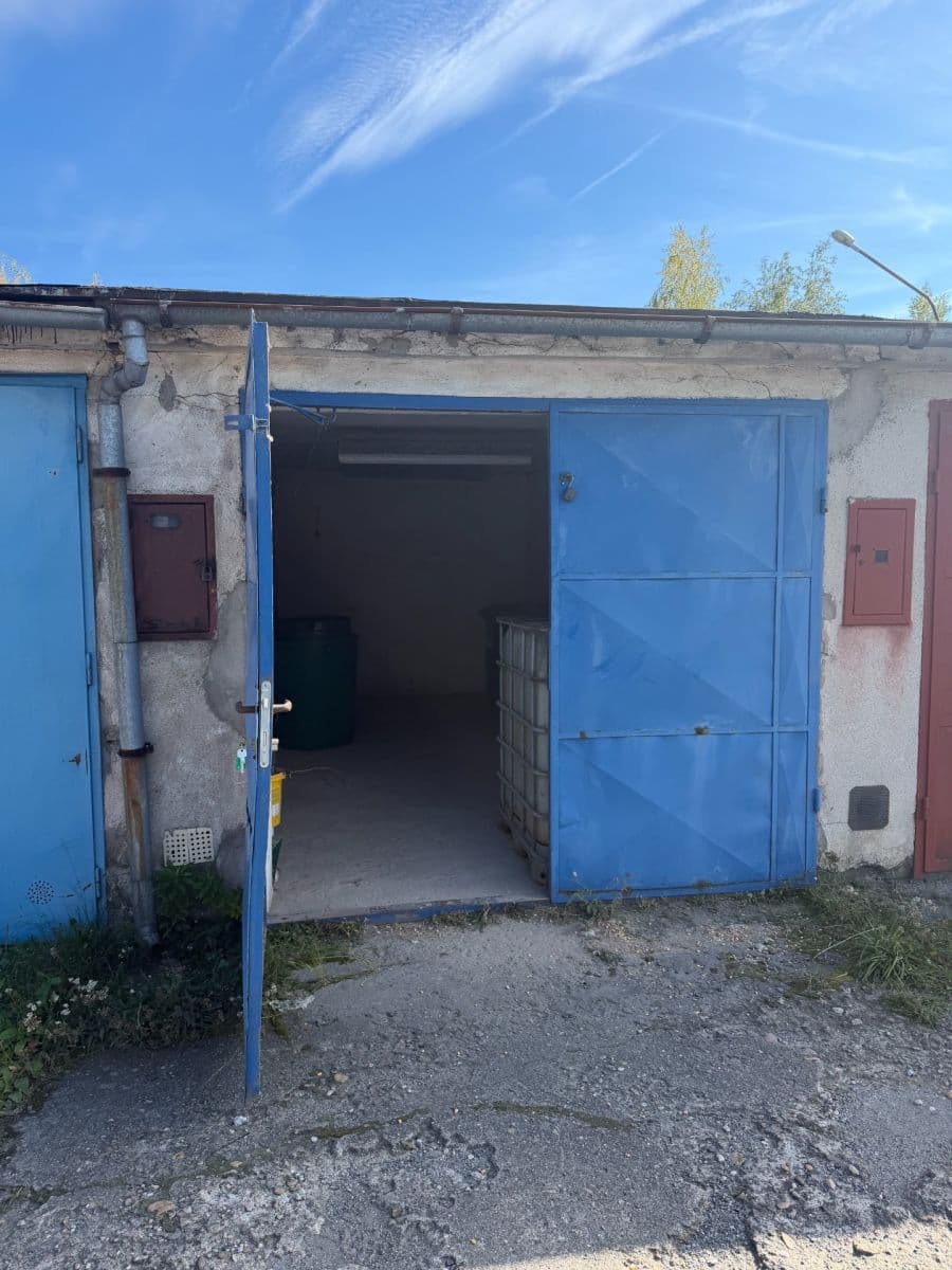 Prenájom garáže 18 m², Prachovice, Pardubický kraj Prenájom garáže 18 m², Prachovice, Pardubický kraj