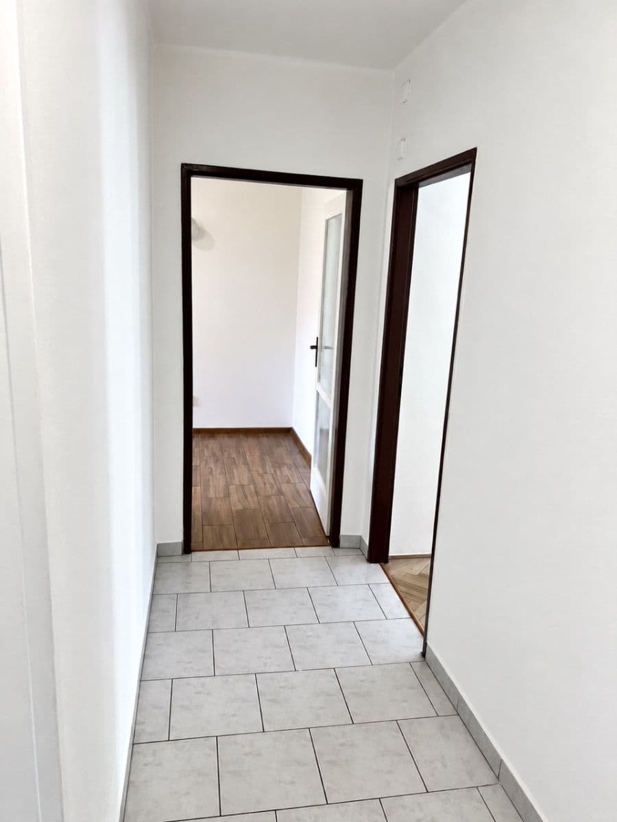 Predaj bytu 2-izbový 125 m², Artura Krause, Pardubice, Pardubický kraj Predaj bytu 2-izbový 125 m², Artura Krause, Pardubice, Pardubický kraj