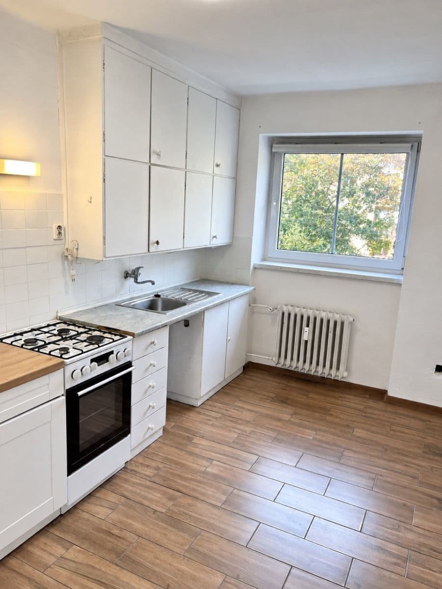 Predaj bytu 2-izbový 125 m², Artura Krause, Pardubice, Pardubický kraj Predaj bytu 2-izbový 125 m², Artura Krause, Pardubice, Pardubický kraj