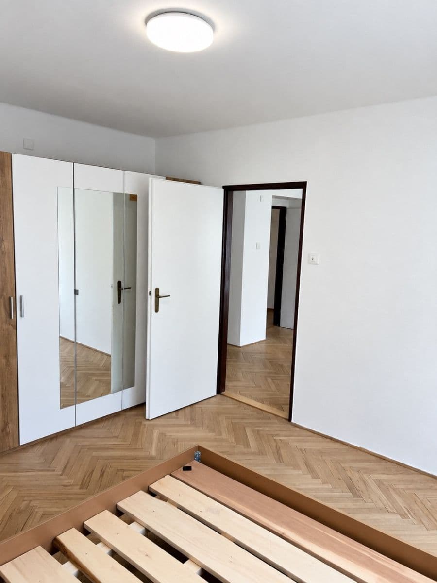 Predaj bytu 2-izbový 125 m², Artura Krause, Pardubice, Pardubický kraj Predaj bytu 2-izbový 125 m², Artura Krause, Pardubice, Pardubický kraj