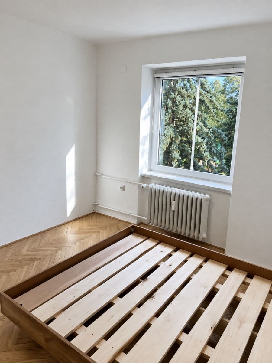 Predaj bytu 2-izbový 125 m², Artura Krause, Pardubice, Pardubický kraj Predaj bytu 2-izbový 125 m², Artura Krause, Pardubice, Pardubický kraj