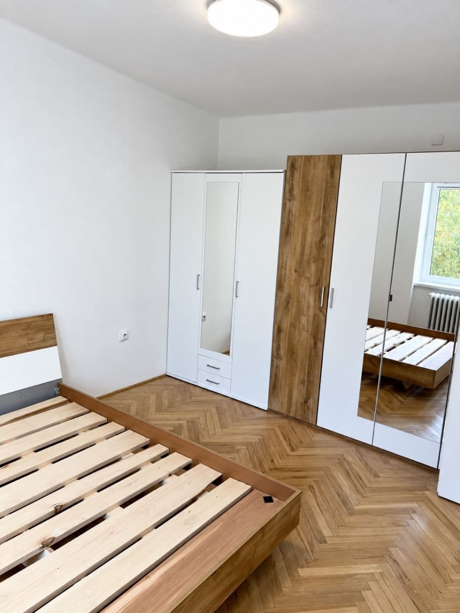 Predaj bytu 2-izbový 125 m², Artura Krause, Pardubice, Pardubický kraj Predaj bytu 2-izbový 125 m², Artura Krause, Pardubice, Pardubický kraj