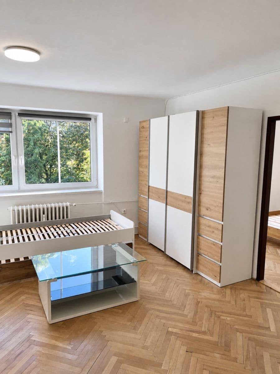 Predaj bytu 2-izbový 125 m², Artura Krause, Pardubice, Pardubický kraj Predaj bytu 2-izbový 125 m², Artura Krause, Pardubice, Pardubický kraj