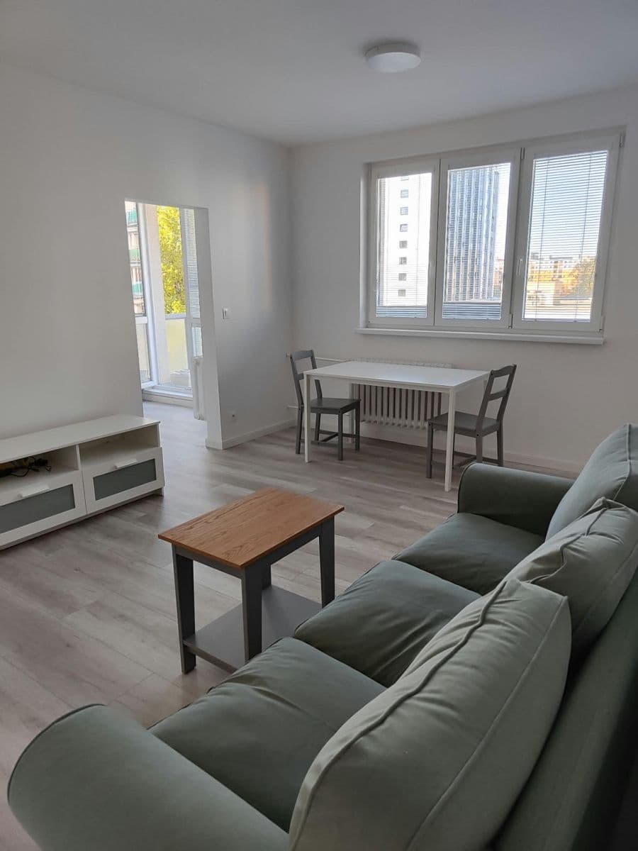 Prenájom bytu 3-izbový 60 m², Muškátová, Ružinov, Bratislavský kraj Prenájom bytu 3-izbový 60 m², Muškátová, Ružinov, Bratislavský kraj