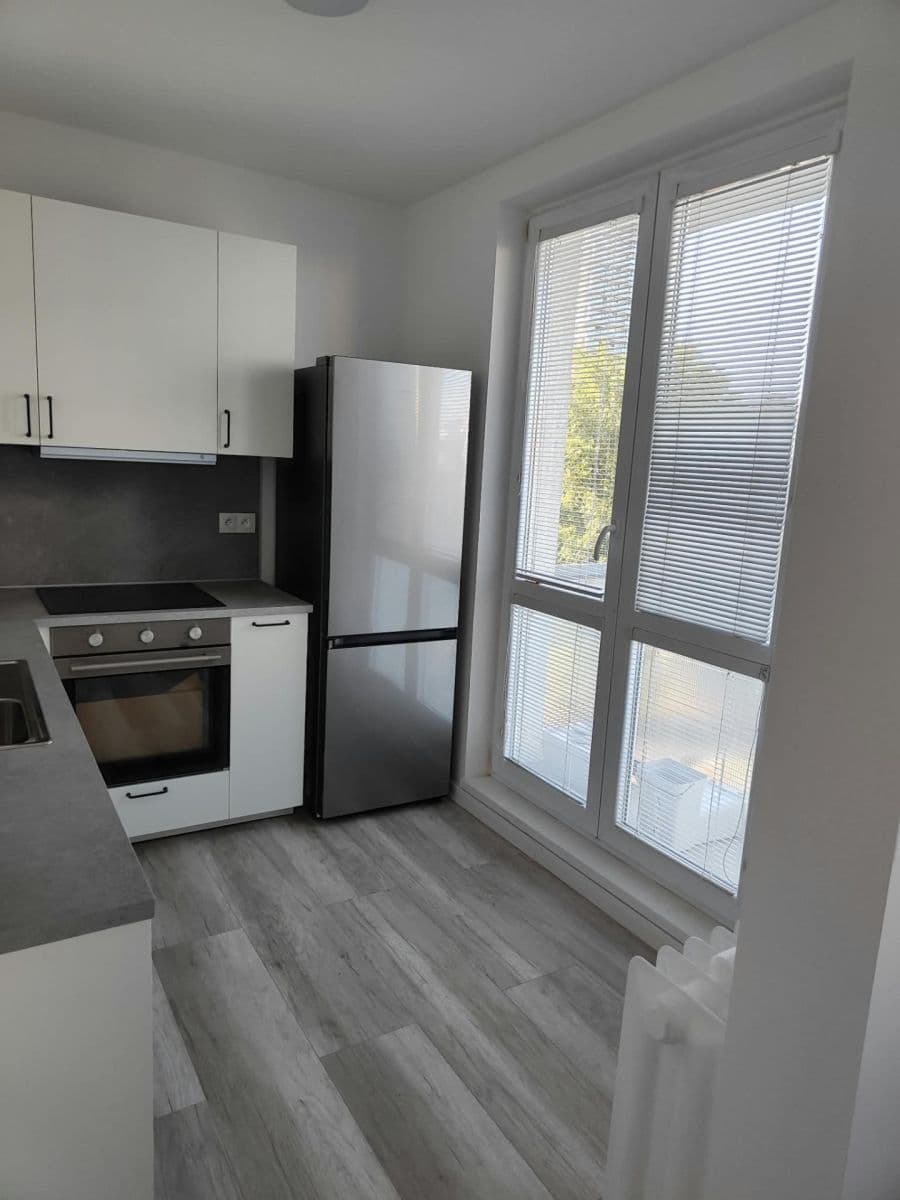 Prenájom bytu 3-izbový 60 m², Muškátová, Ružinov, Bratislavský kraj Prenájom bytu 3-izbový 60 m², Muškátová, Ružinov, Bratislavský kraj
